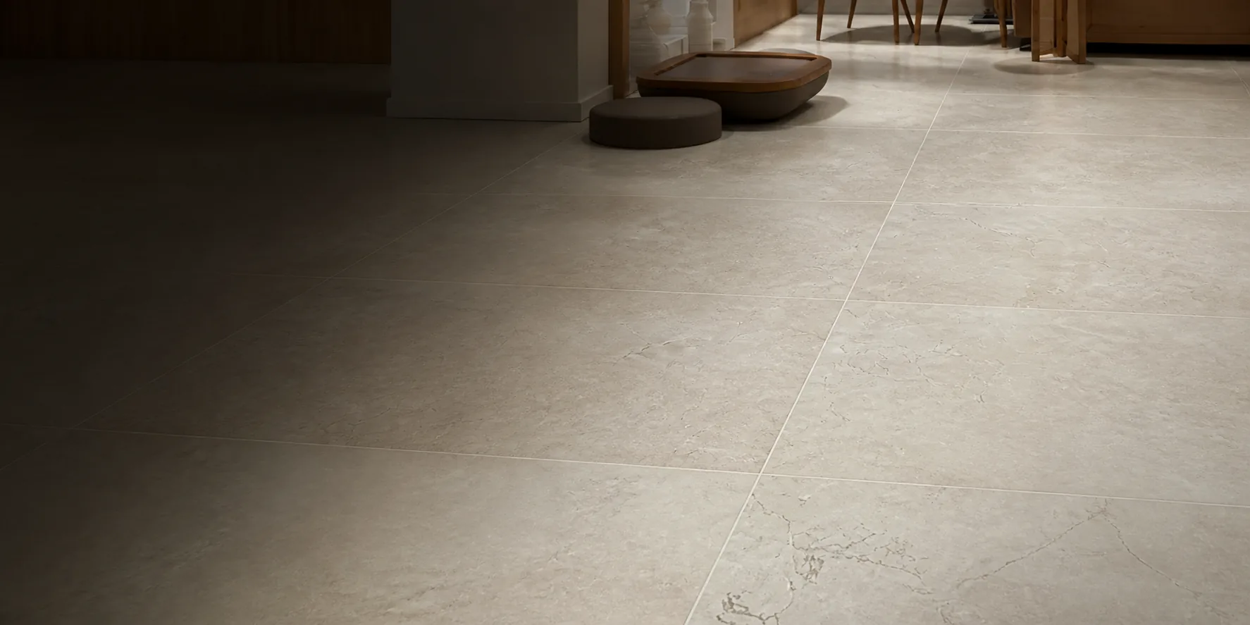 Infinity marble-effect porcelain in a bright room